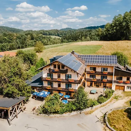 Landhotel Neuhof Hotel 3*