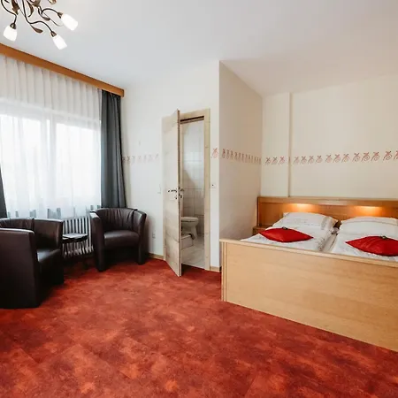 Landhotel Neuhof 3*